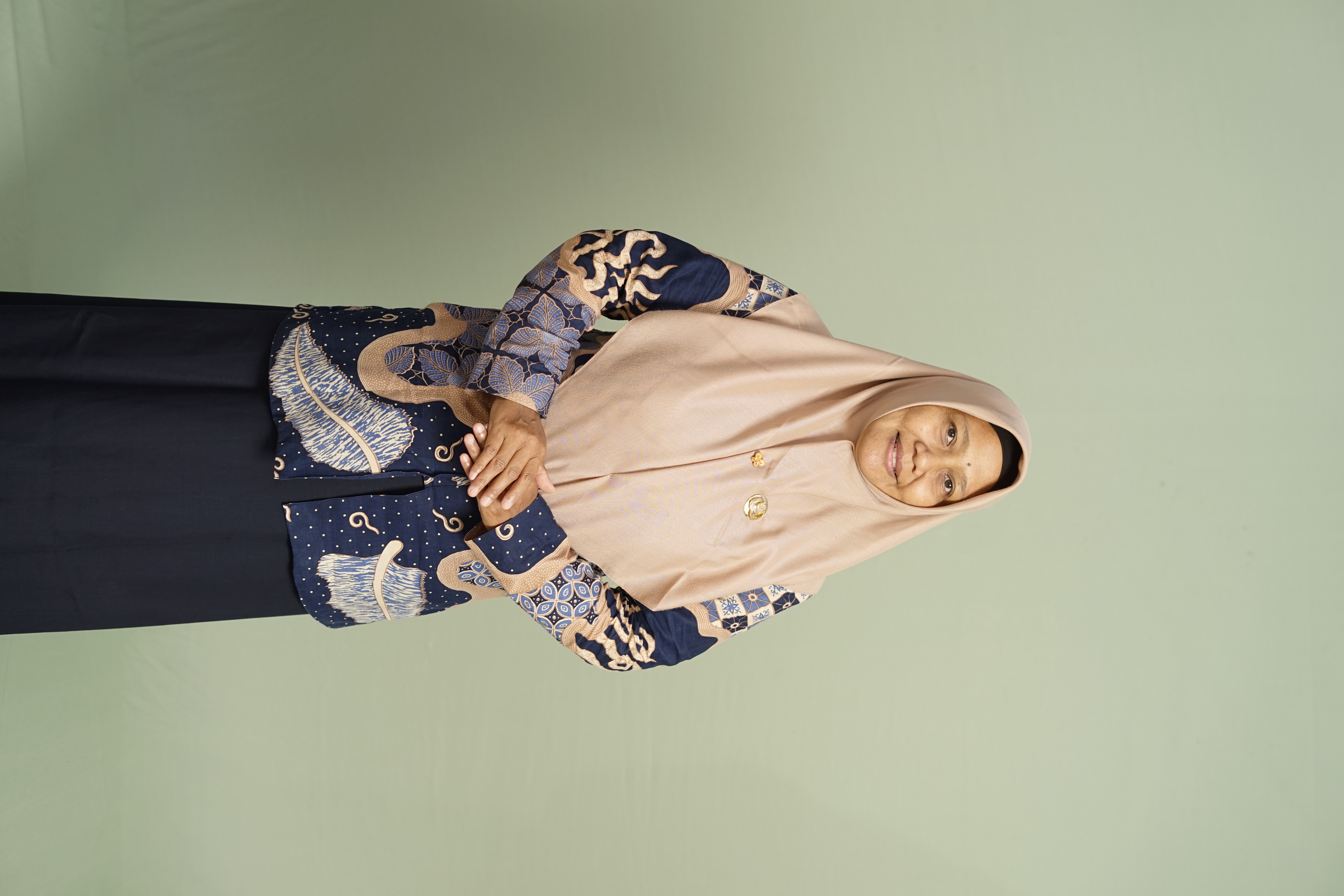 <center><br>Ayu Dwi Wulandari, S.Ps.I</center>